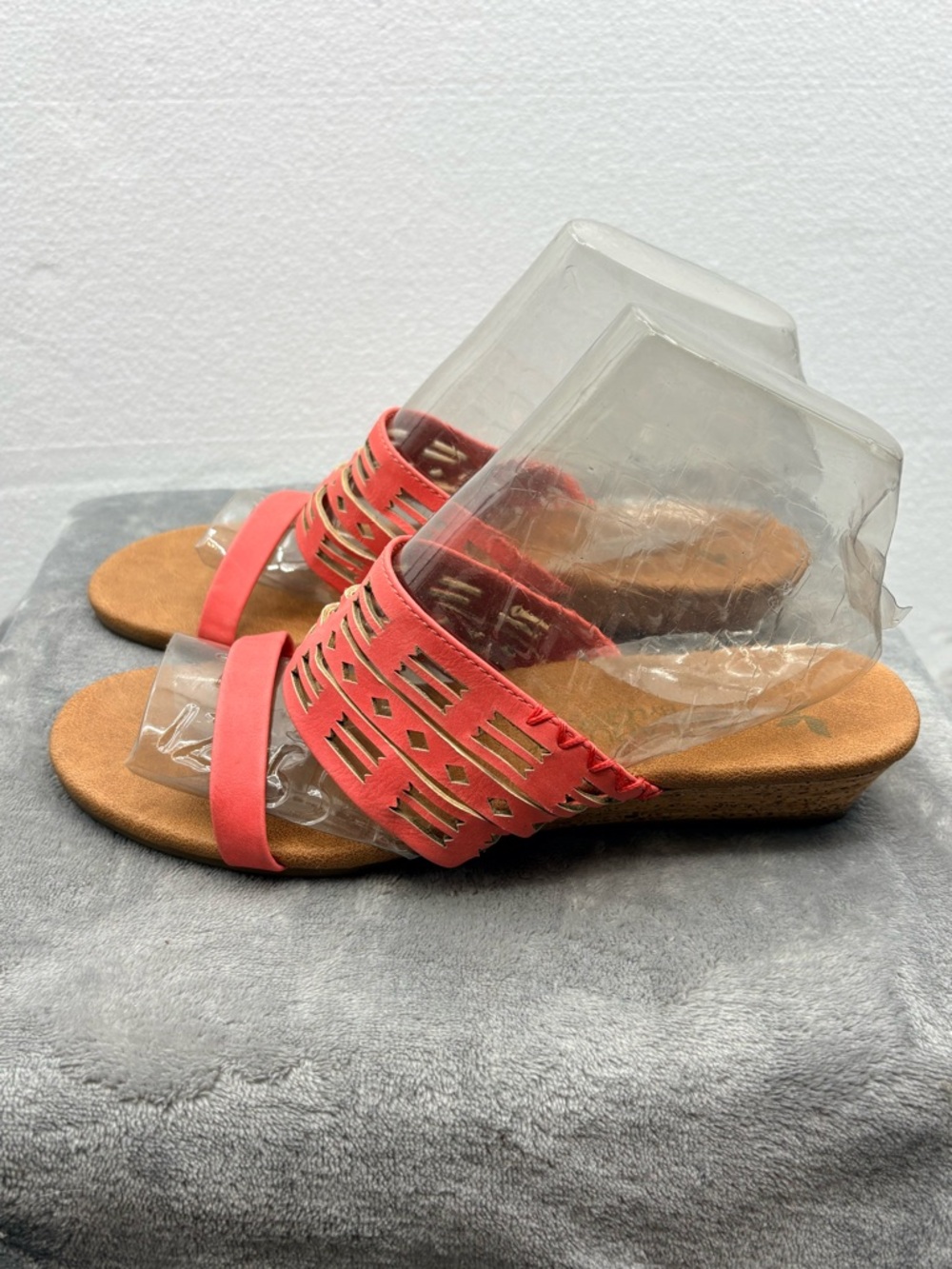 UGG Koolaburra Sandals Womens 9 Coral Orange Cork Wedge Die Cut Slide
